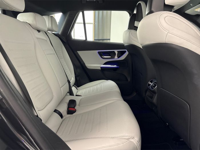 Mercedes-Benz GLC-Class 2023