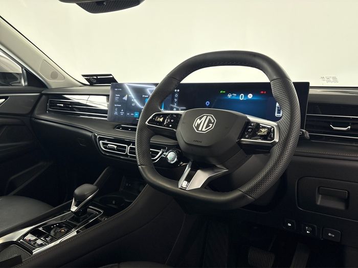 MG HS 2025