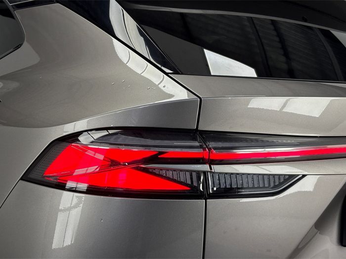 MG HS 2025