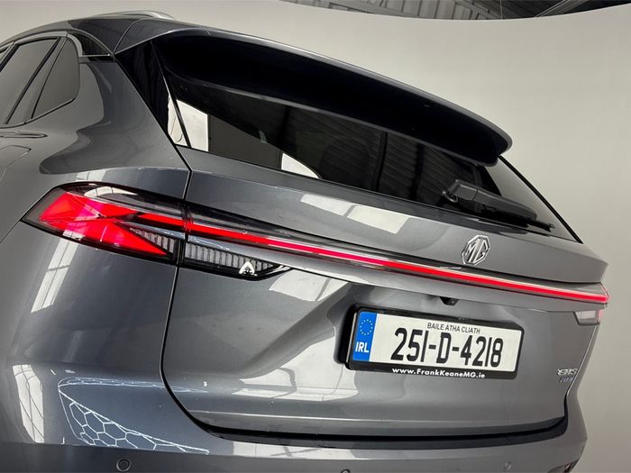 MG HS 2025
