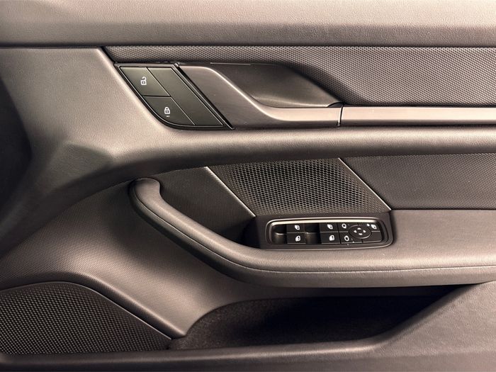 Porsche Taycan 2023