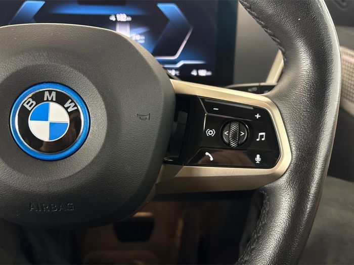 BMW IX 2022