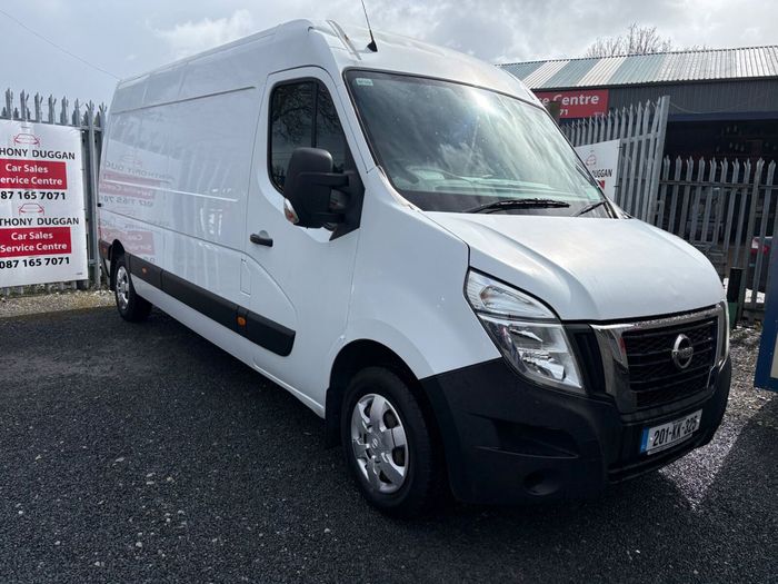Nissan NV400 2020