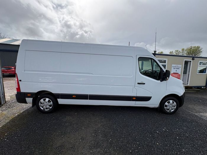 Nissan NV400 2020
