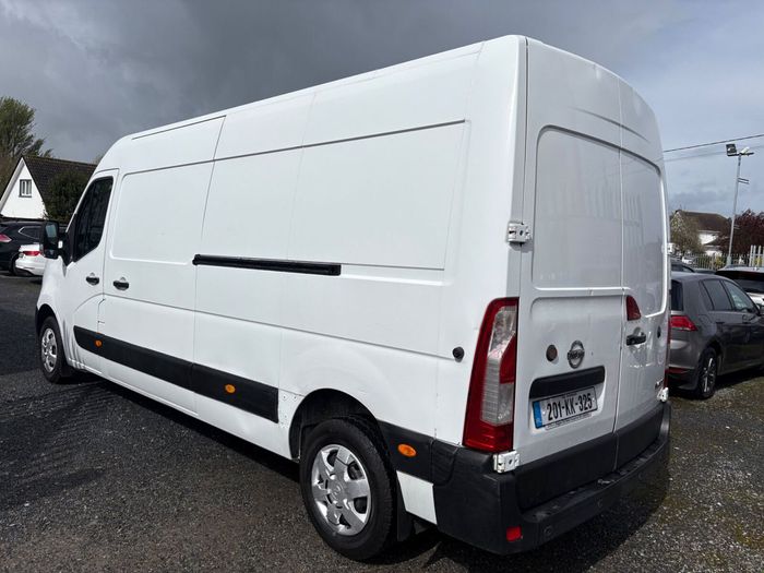Nissan NV400 2020