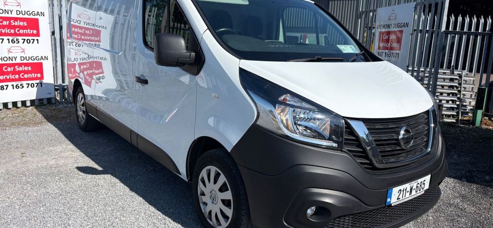 Nissan NV300 2021