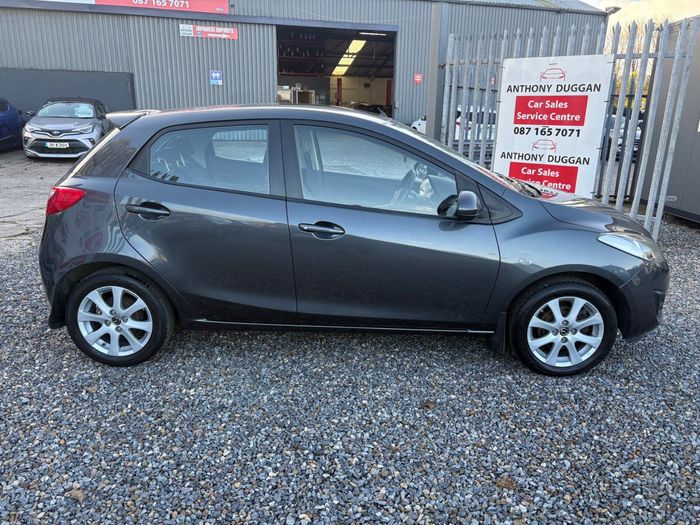 Mazda 2 2015