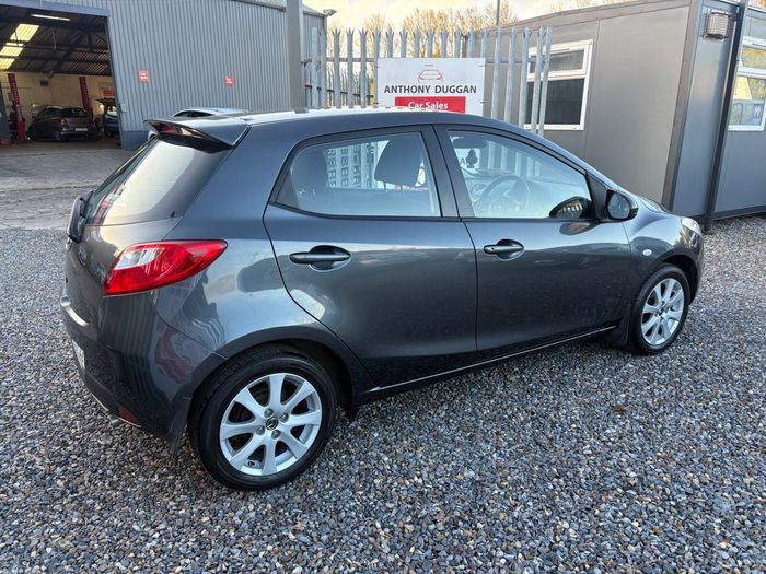 Mazda 2 2015