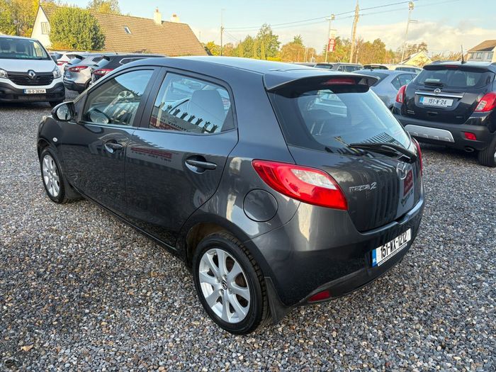 Mazda 2 2015