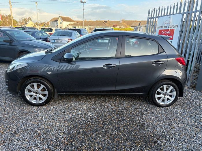 Mazda 2 2015