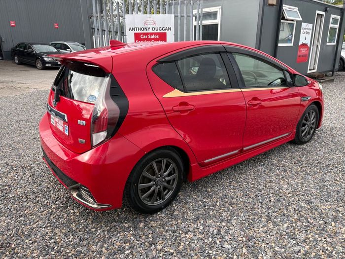 Toyota Aqua 2015