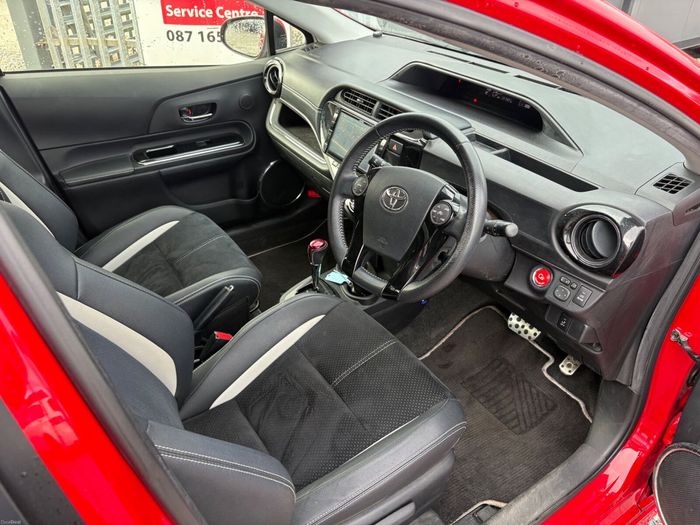 Toyota Aqua 2015