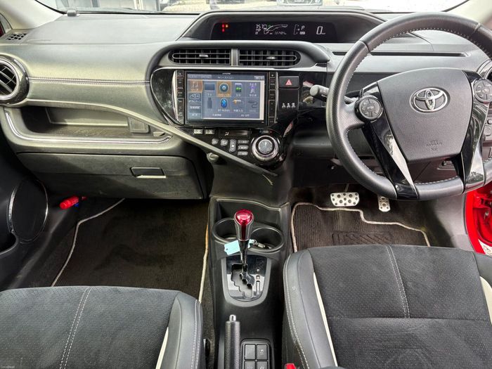 Toyota Aqua 2015