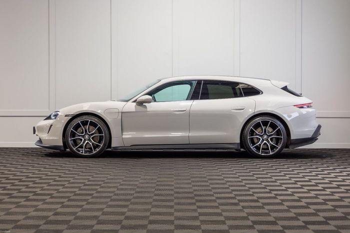 Porsche Taycan 2023