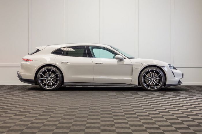 Porsche Taycan 2023