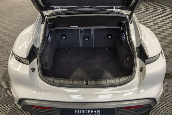 Porsche Taycan 2023