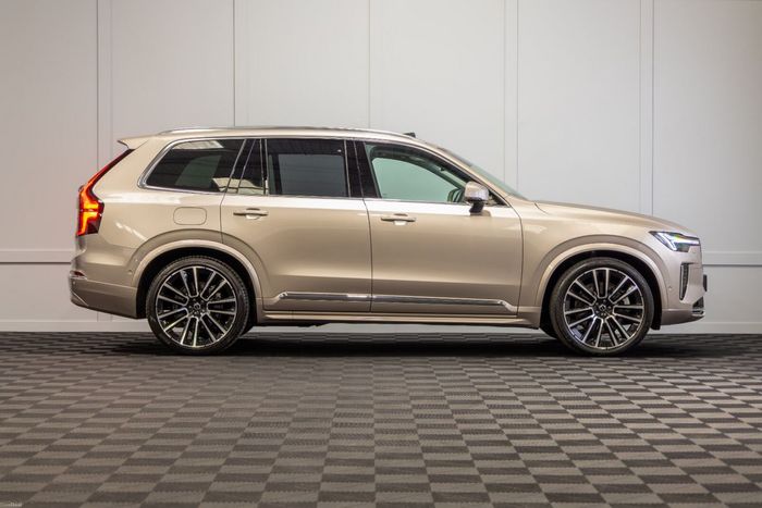 Volvo XC90 2025