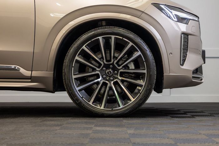 Volvo XC90 2025