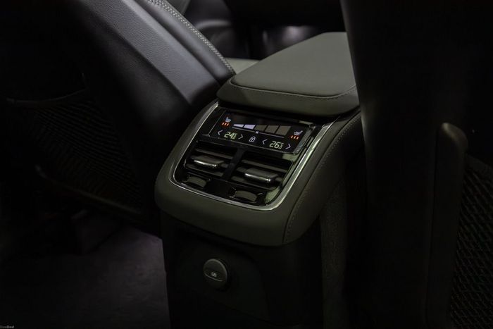 Volvo XC90 2025