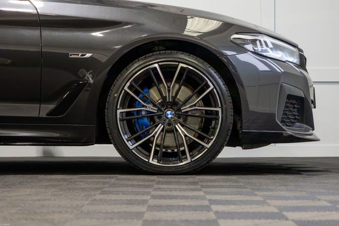 BMW 5 Series 2023