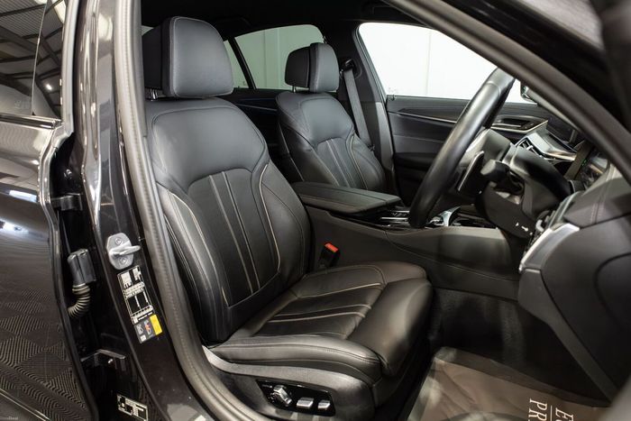 BMW 5 Series 2023