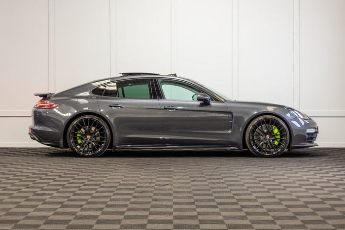 Porsche Panamera 2018