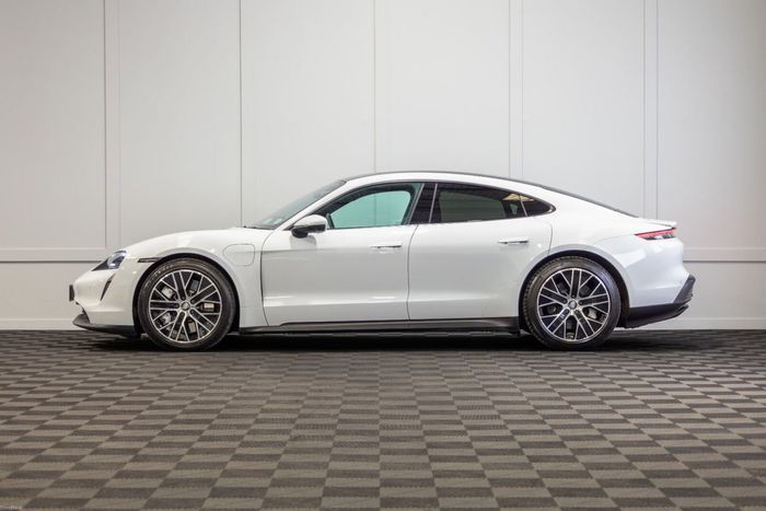 Porsche Taycan 2022
