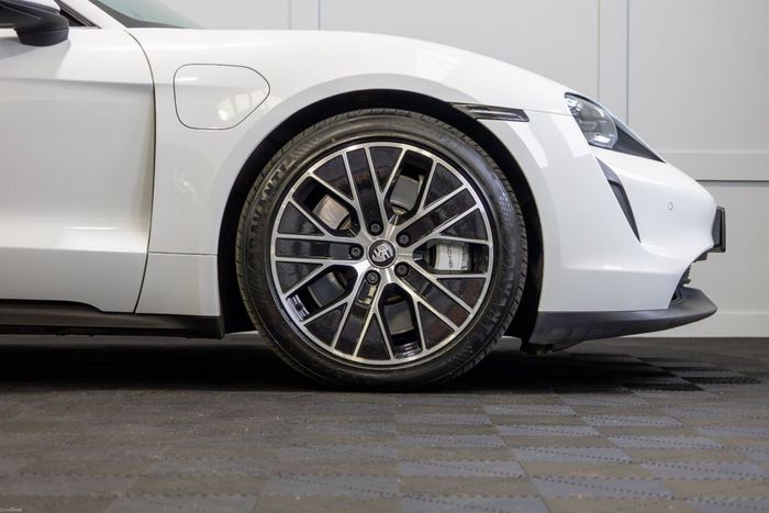 Porsche Taycan 2022