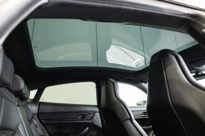 Porsche Taycan 2022