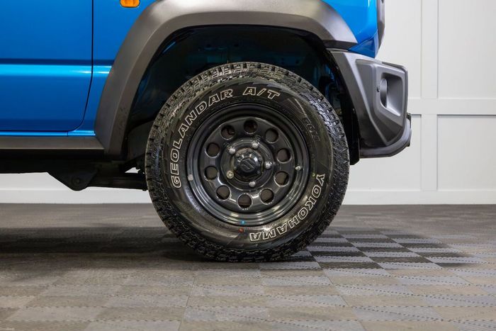 Suzuki Jimny 2023