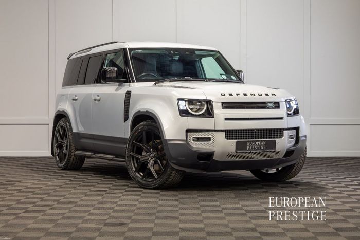 Land Rover Defender 2024