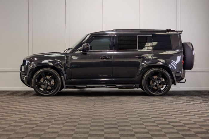 Land Rover Defender 2022