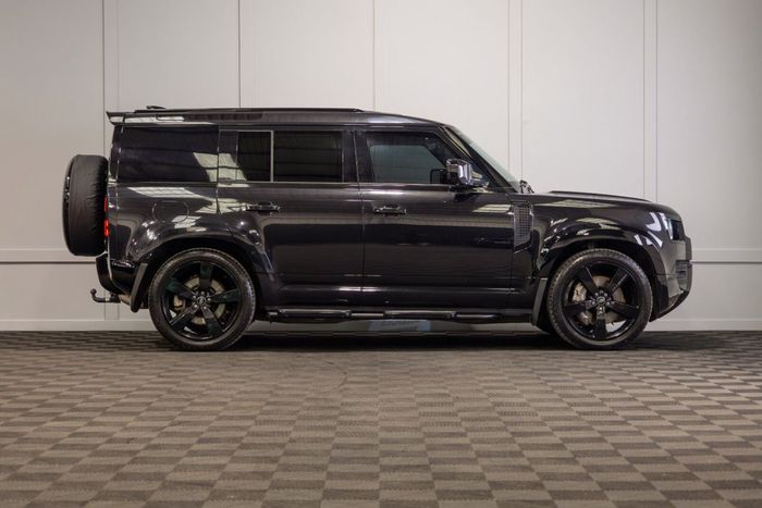 Land Rover Defender 2022