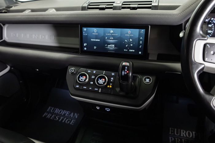Land Rover Defender 2022