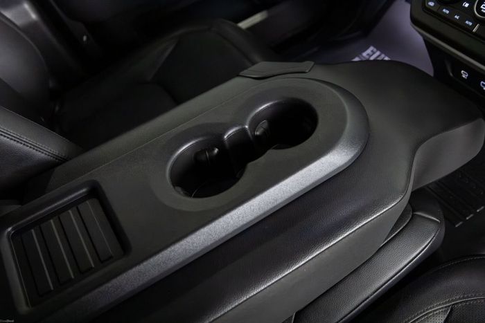 Land Rover Defender 2022