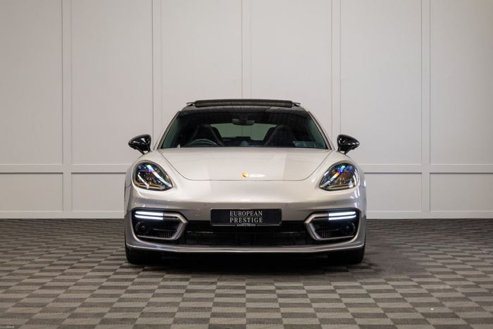 Porsche Panamera 2022