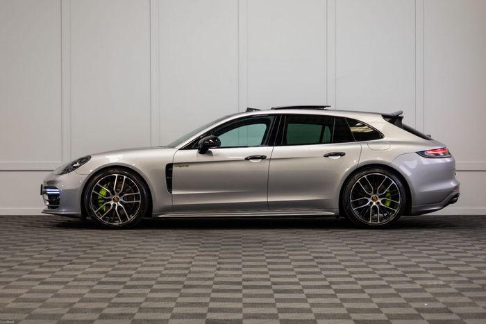 Porsche Panamera 2022