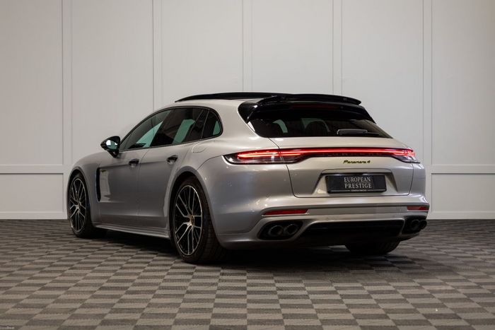 Porsche Panamera 2022