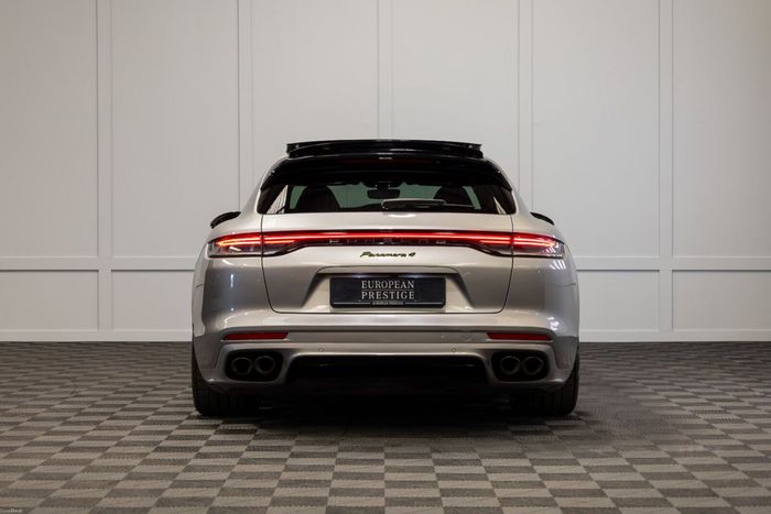 Porsche Panamera 2022