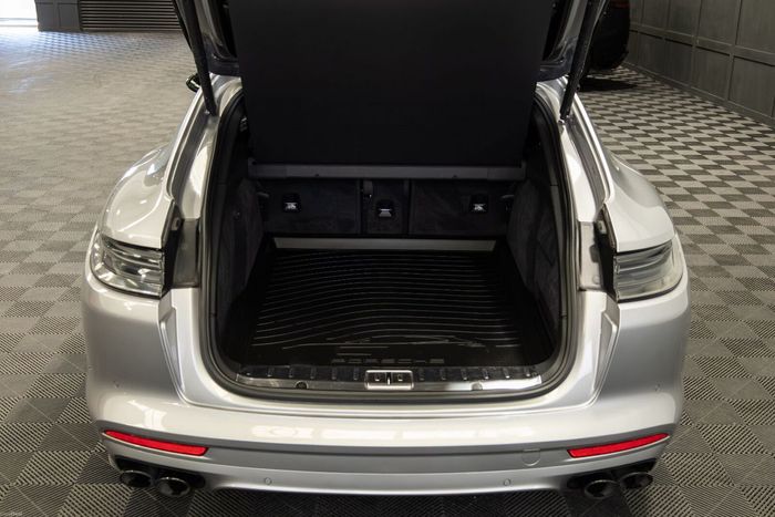 Porsche Panamera 2022