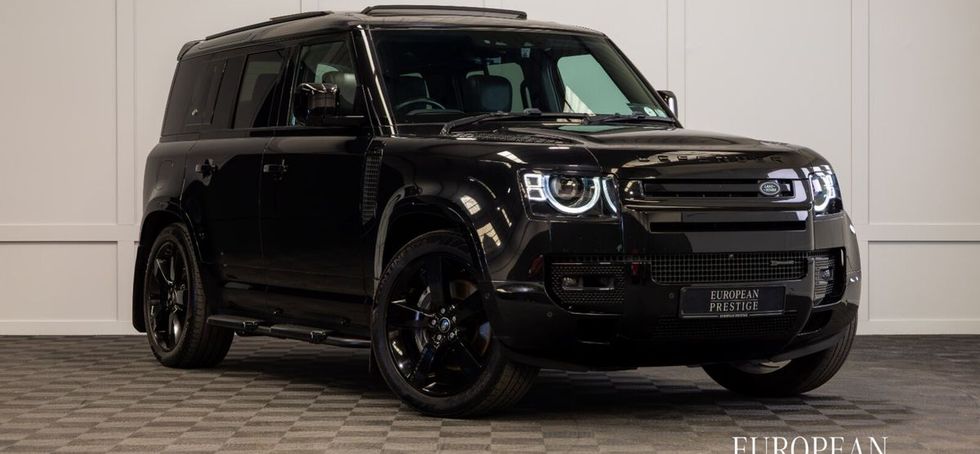 Land Rover Defender 2023