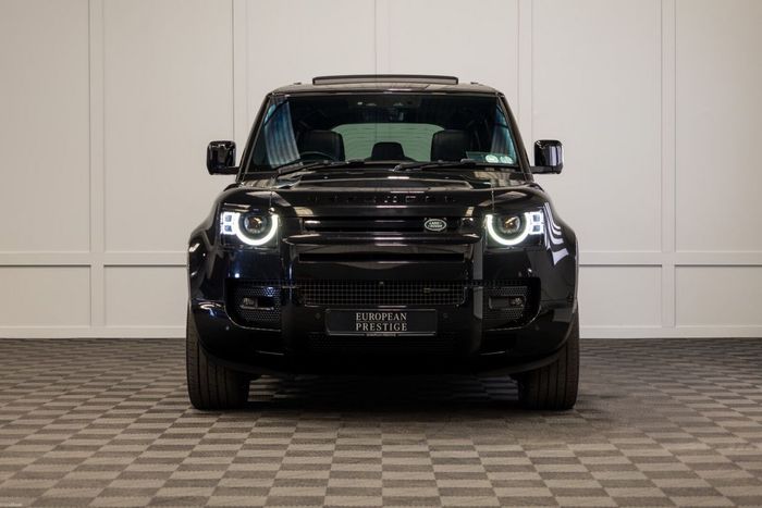 Land Rover Defender 2023
