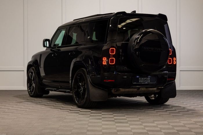 Land Rover Defender 2023