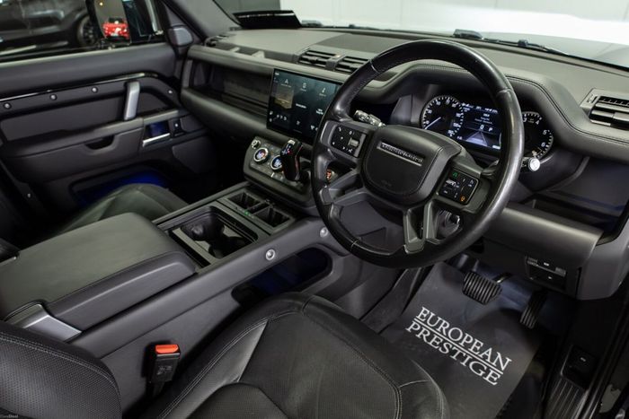 Land Rover Defender 2023