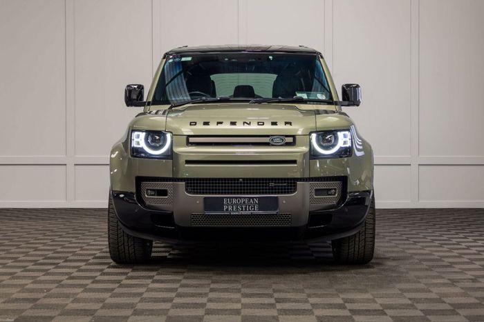 Land Rover Defender 2022