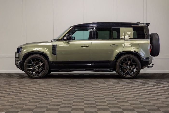 Land Rover Defender 2022