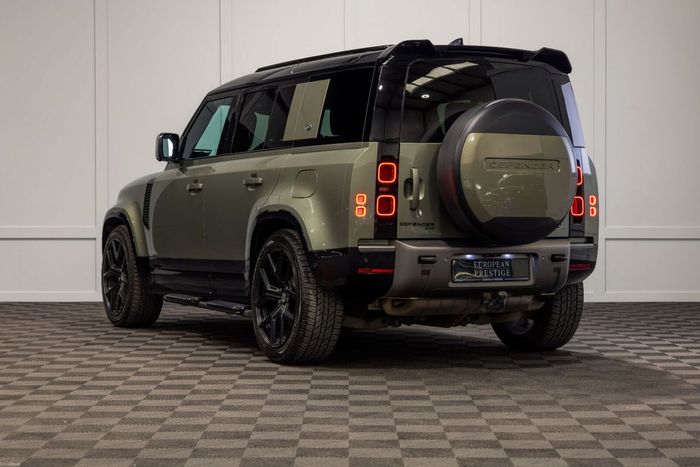 Land Rover Defender 2022