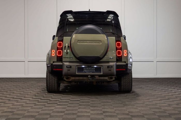 Land Rover Defender 2022