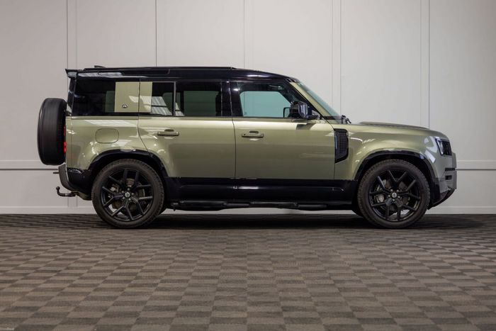 Land Rover Defender 2022