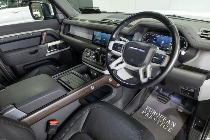 Land Rover Defender 2022
